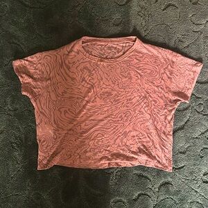 Small mauve pink zebra print Lululemon workout tee